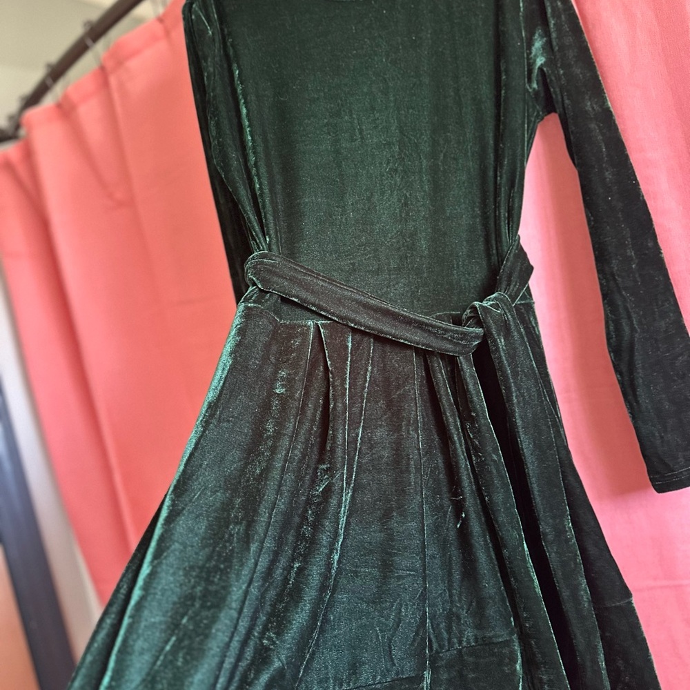 Elegant Green Velvet Dress